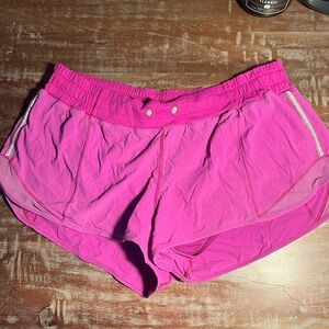 Lululemon Hotty Hot Shorts 2.5 inch size 8